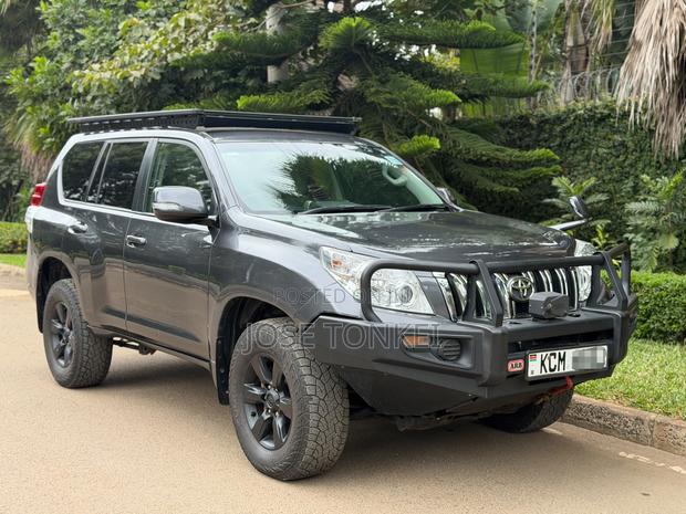 Toyota Land Cruiser Prado 4.0 i 2010 Gray