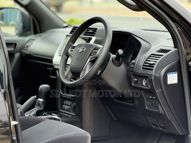 Toyota Land Cruiser Prado 2.8 2020 Black