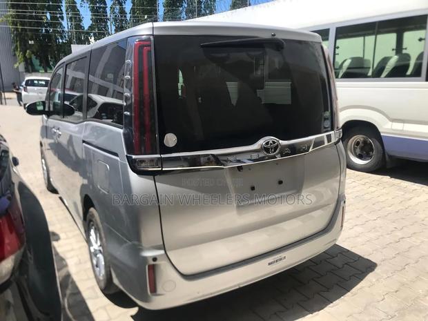 Toyota Noah 2020 Gray