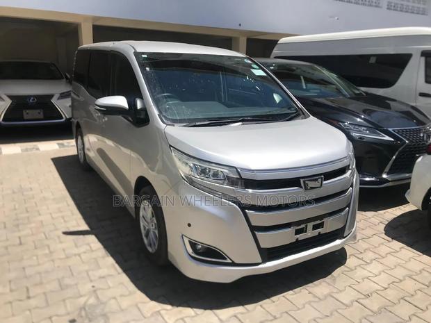 Toyota Noah 2020 Gray