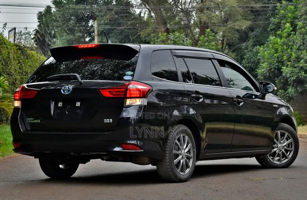 Toyota Corolla Fielder 2018 Black