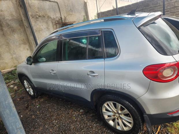 Volkswagen Tiguan 2009 Silver