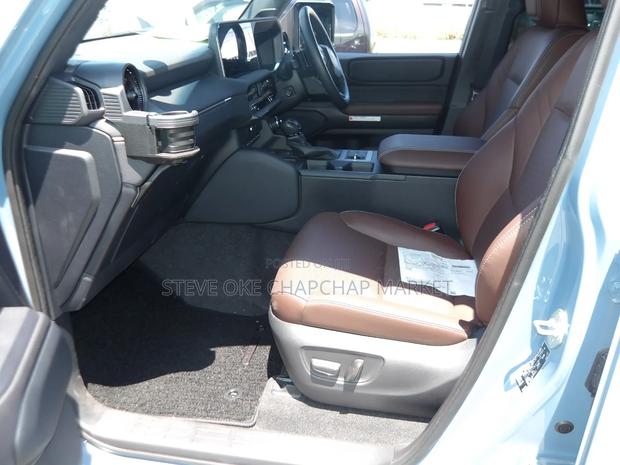 Toyota Land Cruiser Prado 2.8 2024 Blue