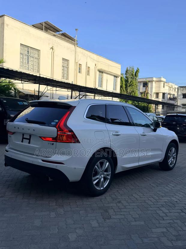 Volvo XC60 2019 White