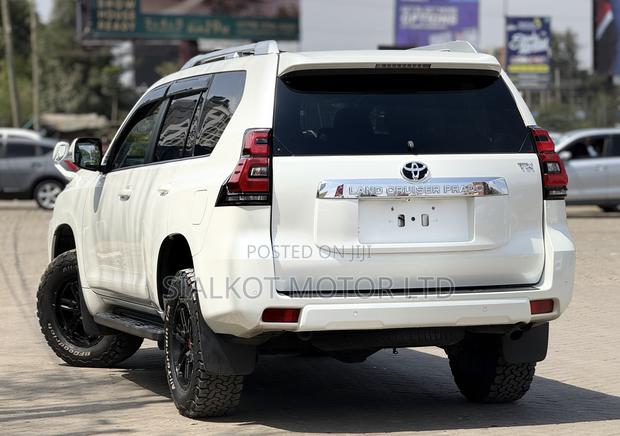 Toyota Land Cruiser Prado 2.7 2019 White