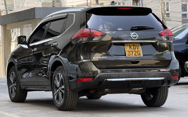 Nissan X-Trail 2.0 Petrol AWD 2018 Green