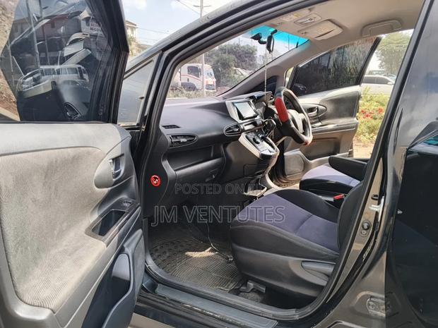 Toyota Wish 2016 Black