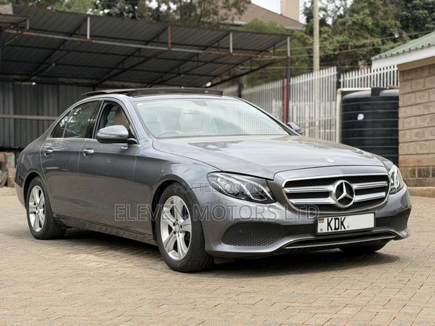Mercedes-Benz E220 2016 Gray
