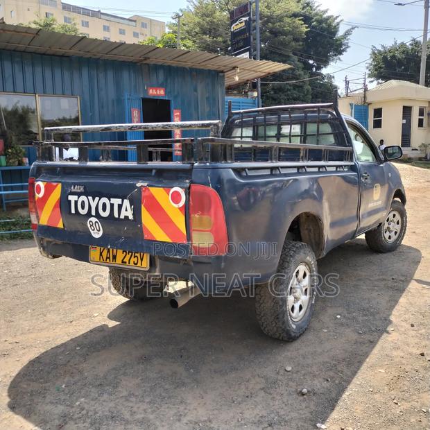 Toyota Hilux 2006 Blue