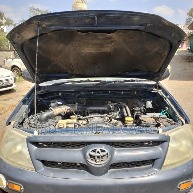 Toyota Hilux 2006 Blue