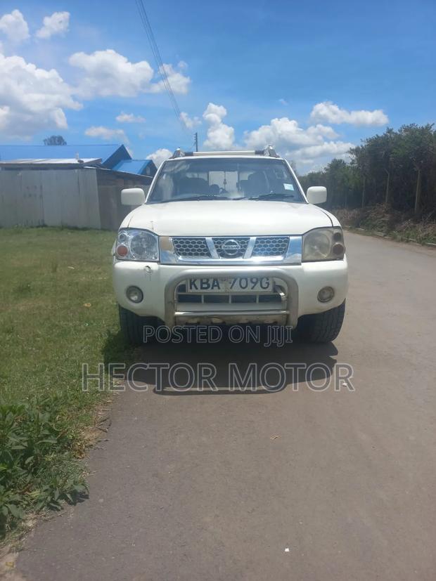 Nissan NP300 2008 White