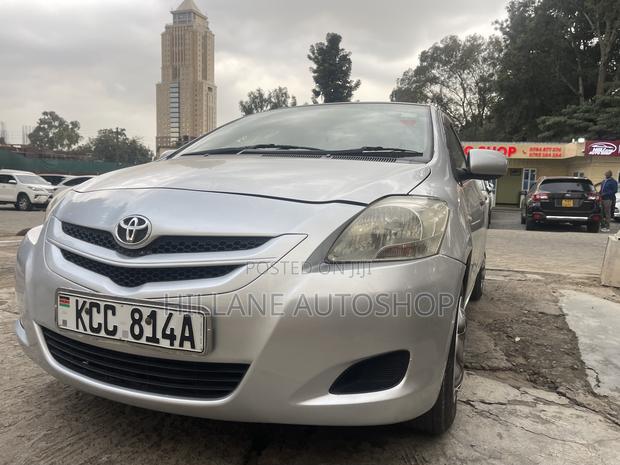 Toyota Belta 2009 Silver