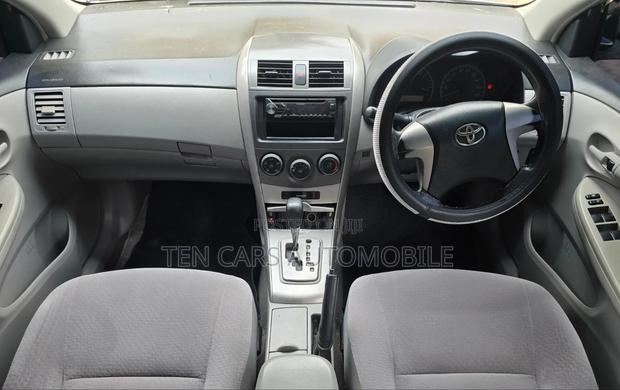 Toyota Axio 2011 Silver