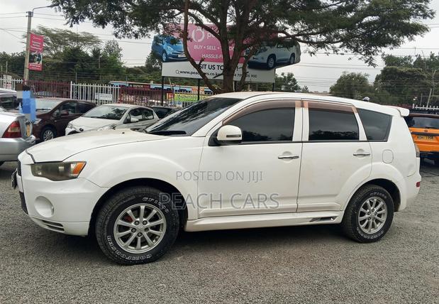 Mitsubishi Outlander 2011 White
