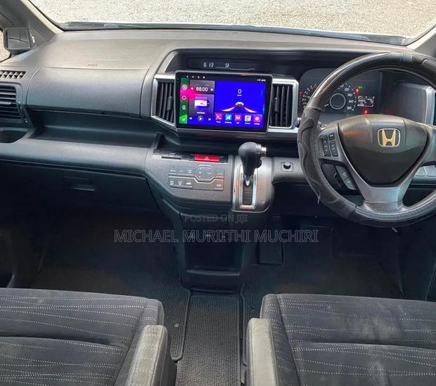 Honda Stepwgn 2012 White