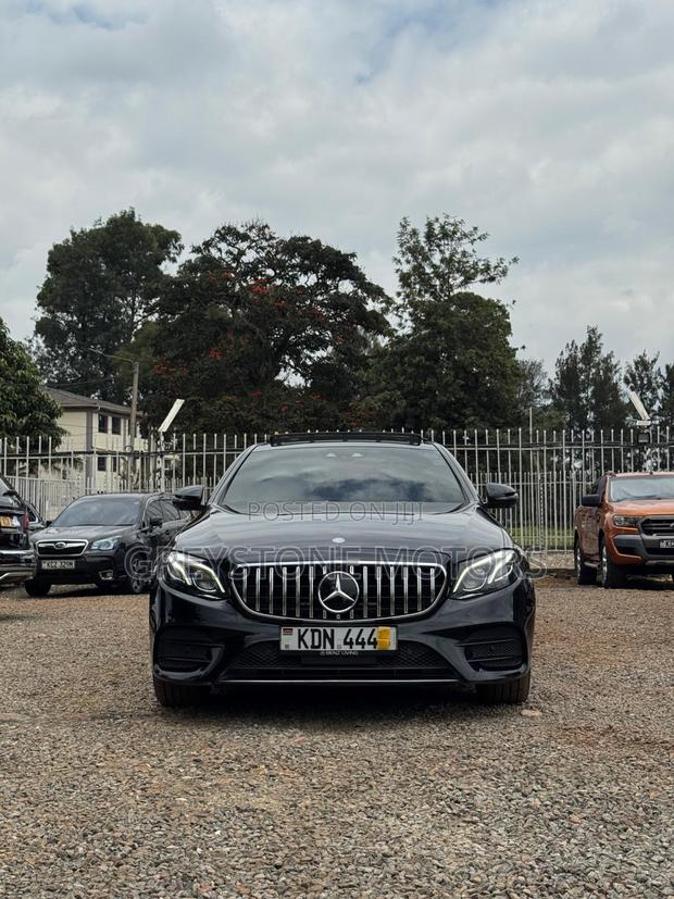 Mercedes-Benz E200 2017 Black