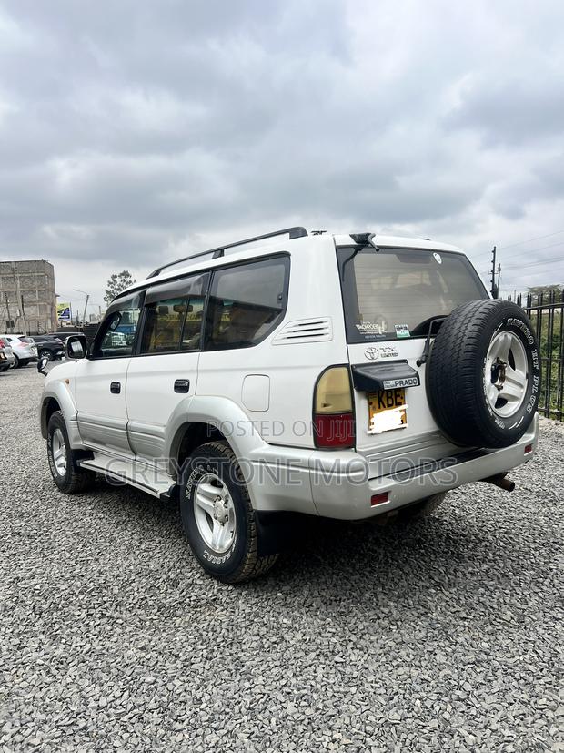 Toyota Land Cruiser Prado 2.7 16V 5dr 2001 White