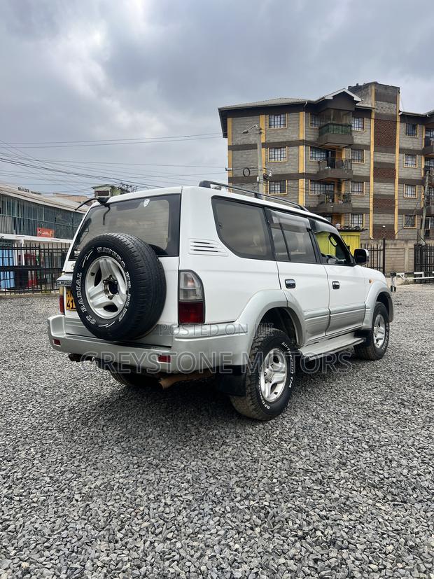 Toyota Land Cruiser Prado 2.7 16V 5dr 2001 White