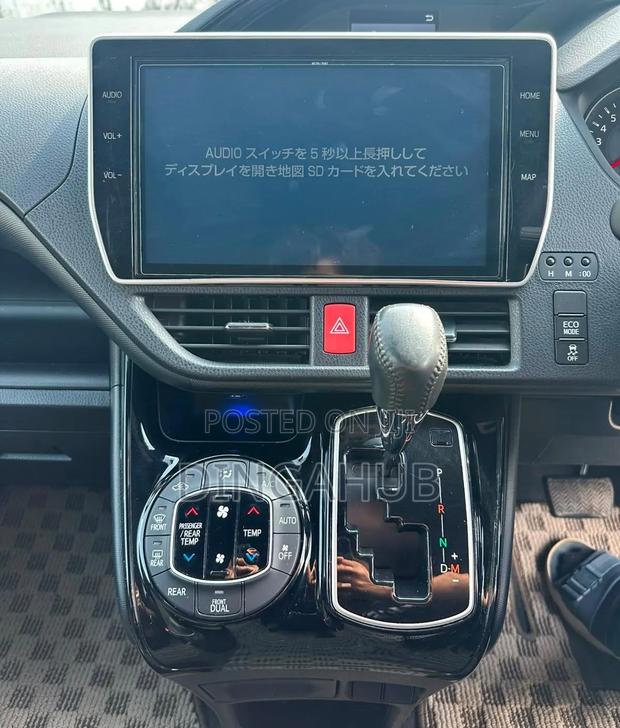Toyota Noah 2.0 FWD (8 Seater) 2020 White