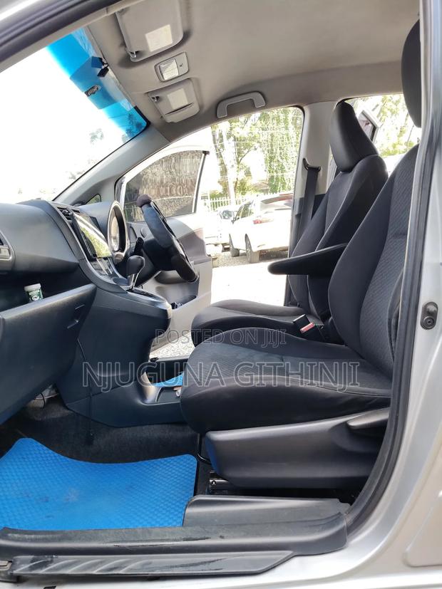 Toyota Ractis 2014 Silver