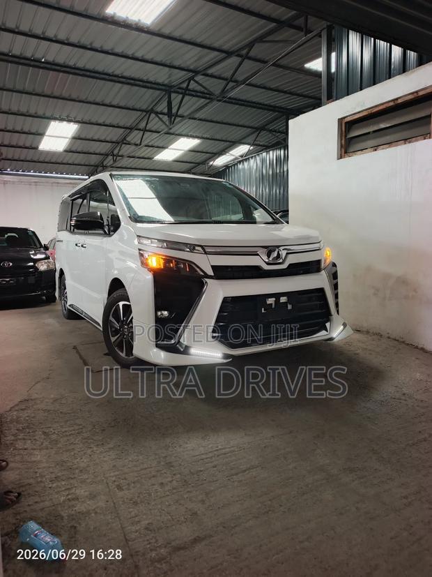 Toyota Voxy 2019 White