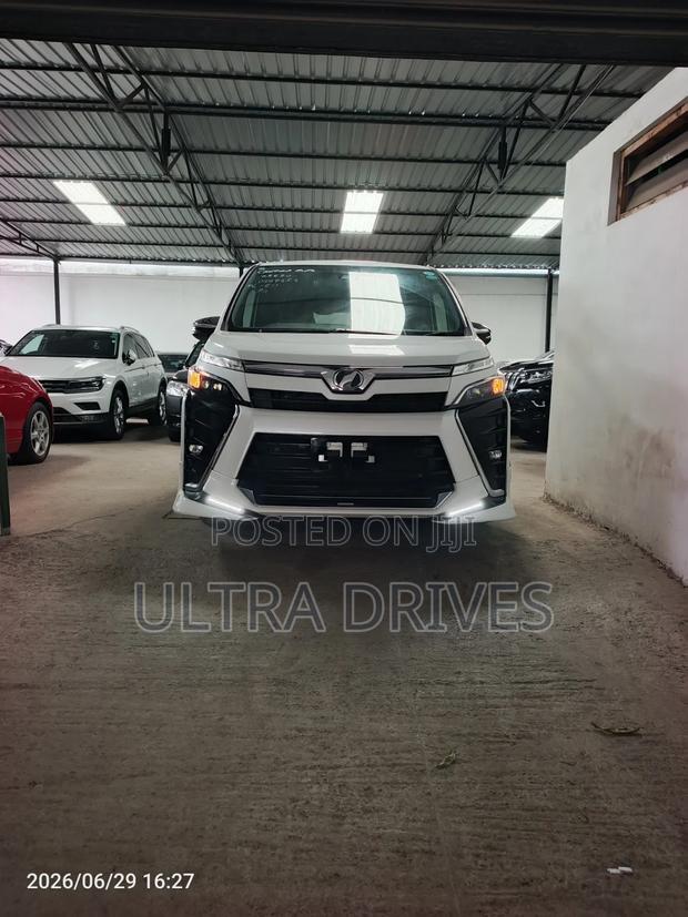Toyota Voxy 2019 White