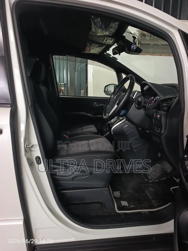 Toyota Voxy 2019 White
