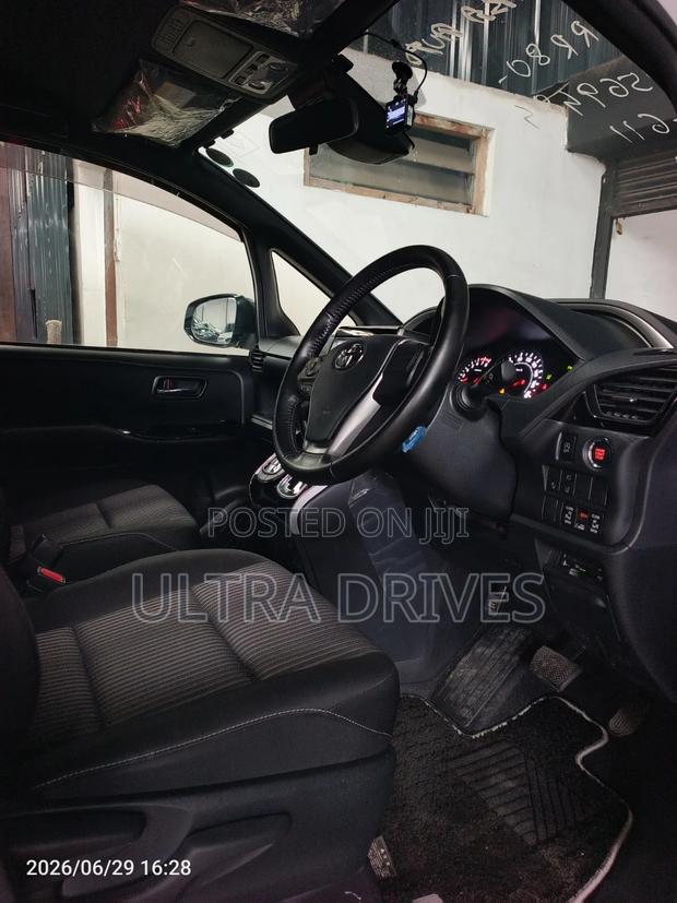 Toyota Voxy 2019 White