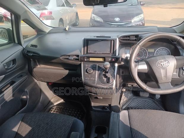 Toyota Wish 2012 White