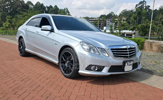 Mercedes-Benz E250 2011 Silver