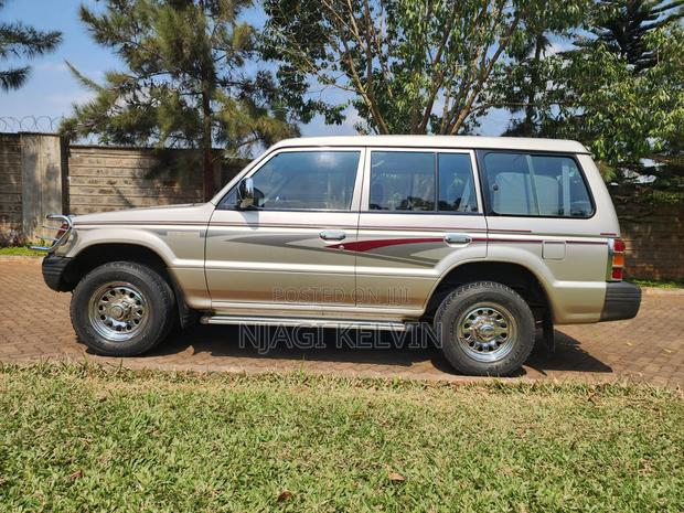 Mitsubishi Pajero 2004 Brown