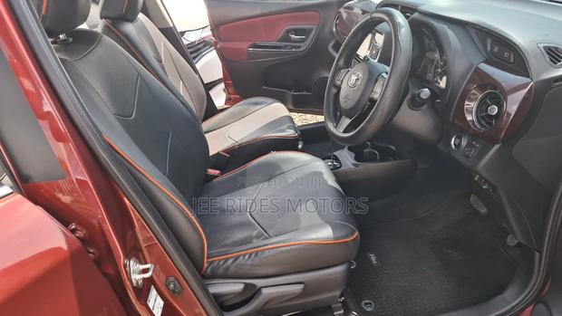 Toyota Vitz 2018 Red