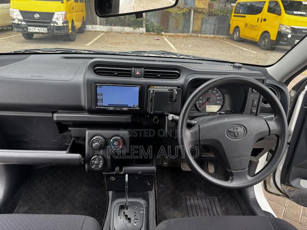 Toyota Probox 1.5 DX 2WD 2020 White