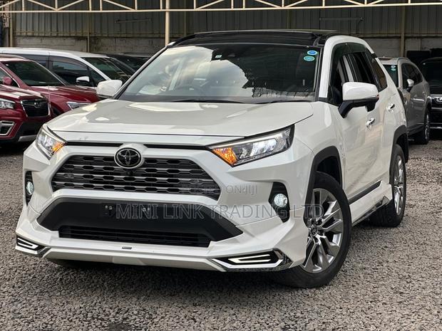 Toyota RAV4 Limited AWD 2020 White