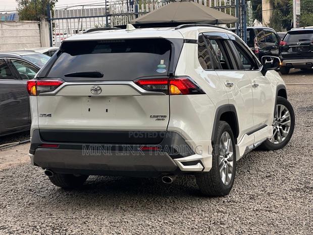 Toyota RAV4 Limited AWD 2020 White