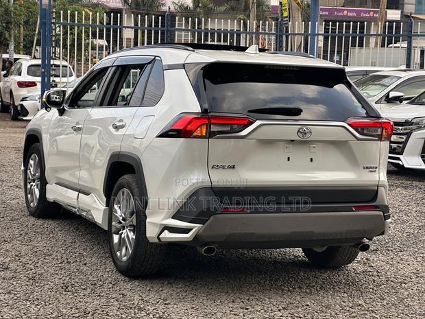 Toyota RAV4 Limited AWD 2020 White