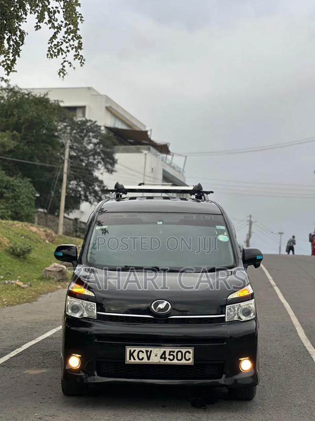 Toyota Noah 2012 Black