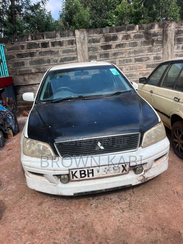 Mitsubishi Lancer 2002 White