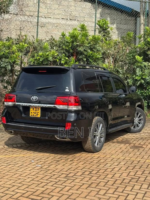 Toyota Land Cruiser 2009 Black