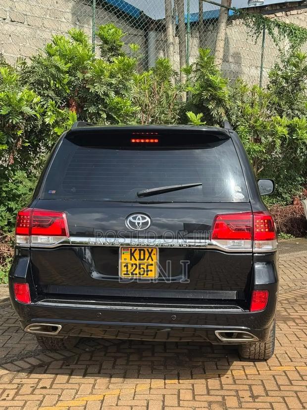 Toyota Land Cruiser 2009 Black