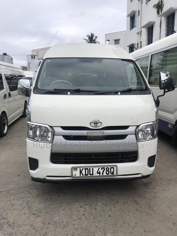 Toyota HiAce 2018 White