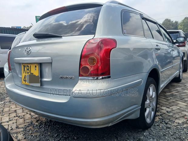 Toyota Avensis 2005 Silver