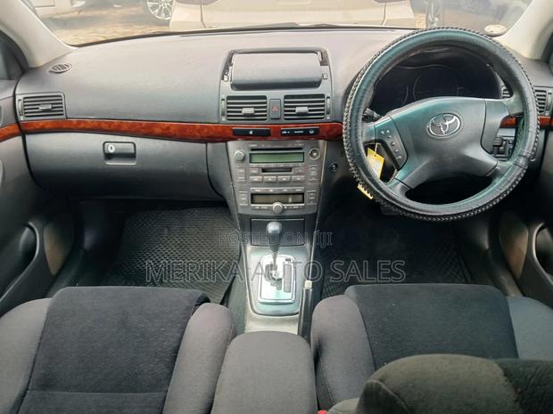 Toyota Avensis 2005 Silver
