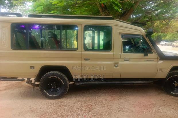 Toyota Land Cruiser 2015 Beige