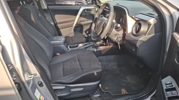 Toyota RAV4 2017 Gray