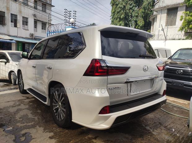 Toyota Land Cruiser 2019 White