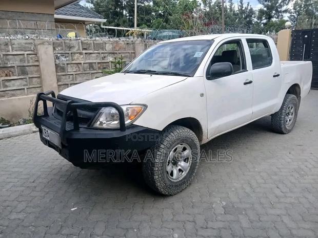 Toyota Hilux 2007 White