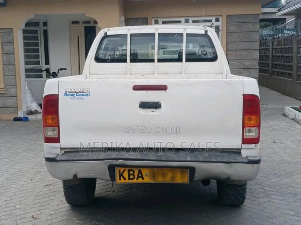 Toyota Hilux 2007 White