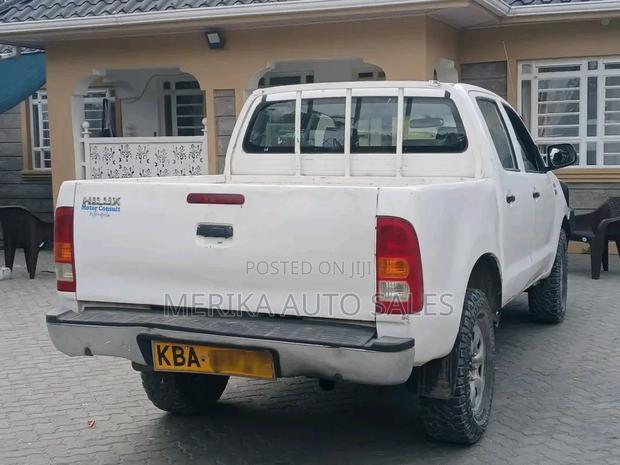 Toyota Hilux 2007 White