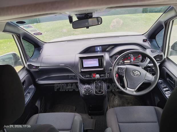 Toyota Voxy 2017 White